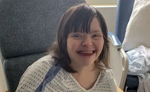 Amanda Ross on the day of her hospital discharge. Image by Catherine Ross. United States, 2020.