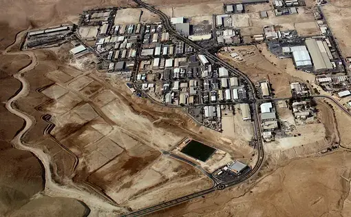 Mishor Adumim, an industrial park in the Israeli settlement of Ma'ale Adumim. Image courtesy Neukoln/CC BY-SA 3.0. West Bank, 2013.