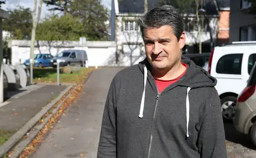 Patrice QuélardPatrice Quélard in Saint-Nazaire, France. In 2016, Quélard co-founded the Citizen’s Initiative to Help the Refugees of Saint-Nazaire. The city has welcomed around 200 refugees as part of the EU’s relocation program. Image by Christophe François. France, 2017.