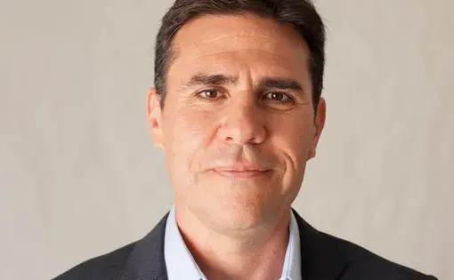 Simon Romero headshot