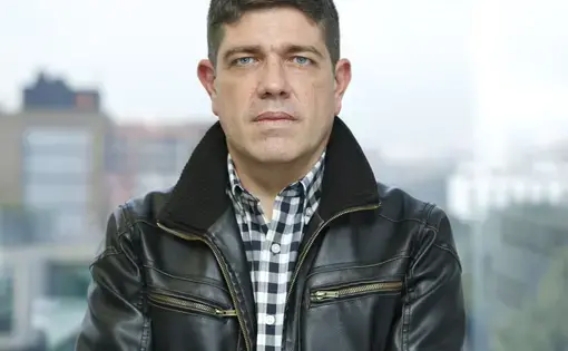 César Molinares headshot