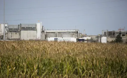 Tyson Fresh Meats plant in Waterloo, Ia., on Sept. 17, 2020. Image by Kelly Wenzel / The Midwest Center for Investigative Reporting. United States, 2020.