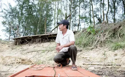 Pham Duoc, born and raised in the village of Trem Tay, had to move his house due to the impact of floods and landslides.