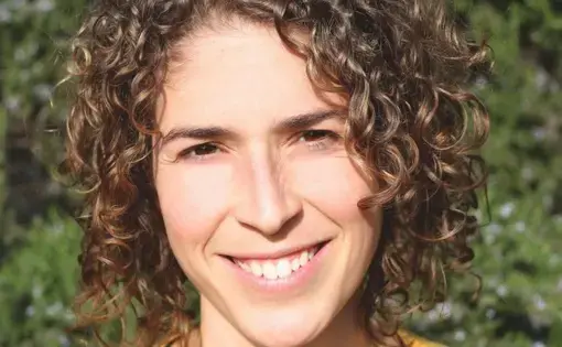 Laura Klivans headshot