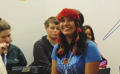 La joven indígena Val Munduruku, retratada en la conferencia COP25 en Madrid.