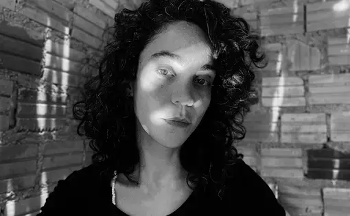 Ana Mendes headshot