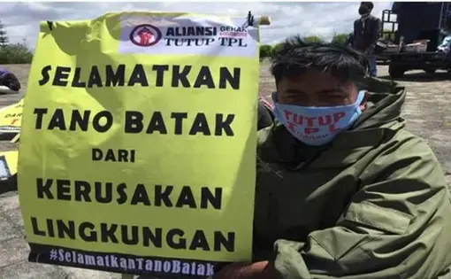 Aksi Massa Aliansi Gerak Tutup TPL di Depan Kantor Bupati Humbang Hasundutan (Senin,19/7). [Barita N. Lumbanbatu]