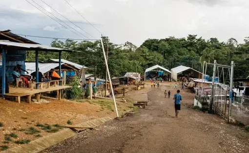 A waiting town for migrants