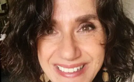 Anne Checler headshot