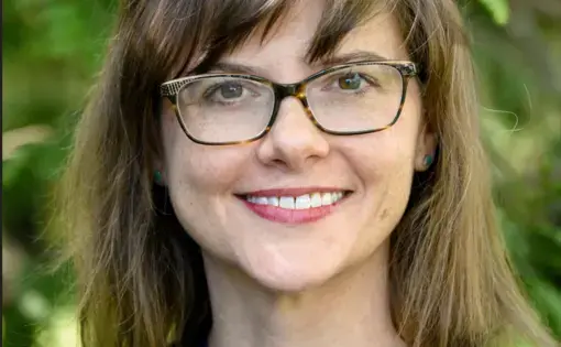 Amy Scott Headshot