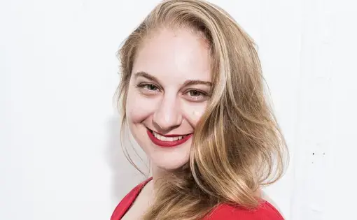 Katie Nadworny headshot