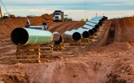 Pipeline construction in the desert