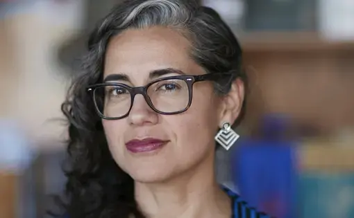 Vickie Vértiz headshot