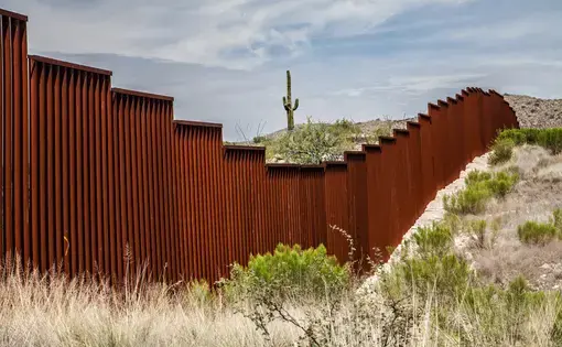 U.S.-Mexican border wall in Arizona, U.S.