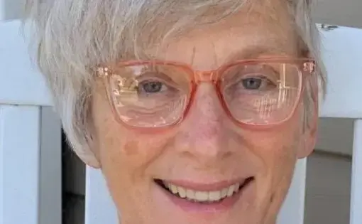 Mary Lhowe headshot