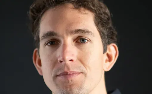 Alec Luhn headshot