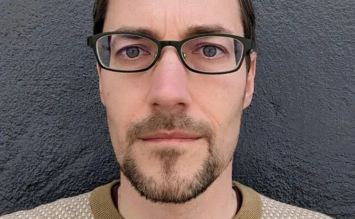 Tom Simonite headshot
