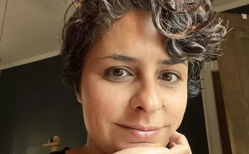 Naghmeh Farzaneh headshot