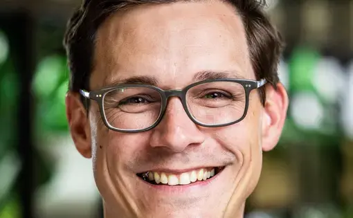 Daniel Tucker headshot