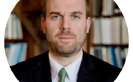 Chris Kearns headshot