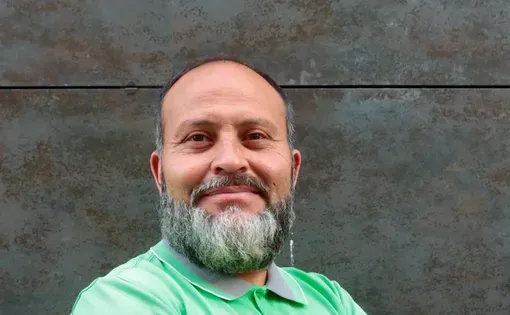 Valente Rosas headshot