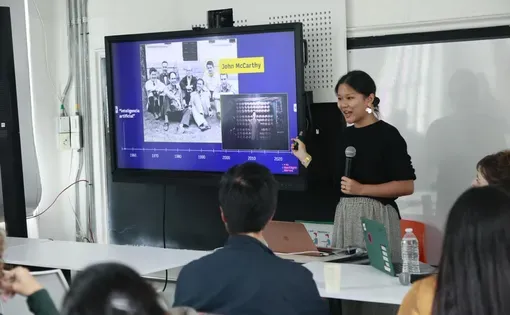 Karen Hao presents the Introduction to AI Reporting at the 2024 Gabo Festival in Bogota, Colombia.
