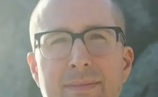 Matt Simon headshot