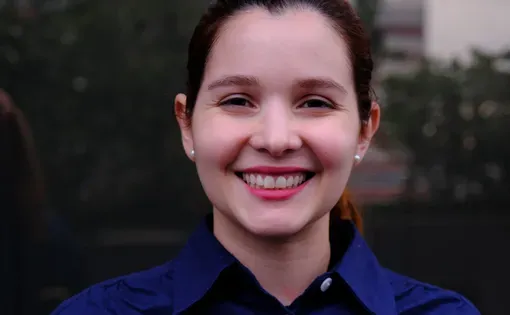 Alice Martins Morais headshot