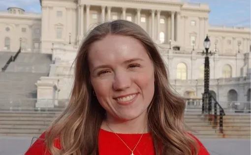 Abby Young headshot