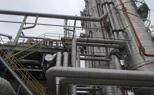 Petro chemical plant piping and mechanical.