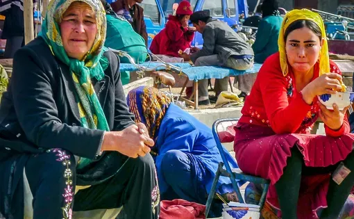 Uyghur women2