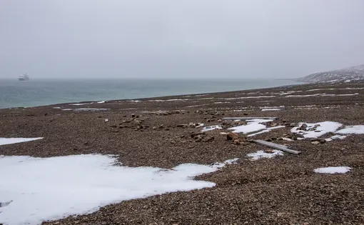 Beechey Island, Nunavut, Canada , historical place, Arctic memorial to Franklin and other polar explorers, Franklin wintering camp