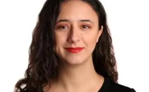 Danielle Ohl headshot