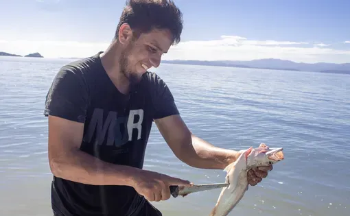 Según estimaciones oficiales, en Costa de Pájaros cerca del 80% de las familias dependen directa e indirectamente de la pesca.