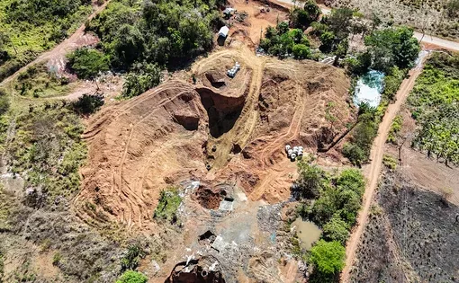 Área de exploração ilegal de cobre na região de Carajás, Sudeste do Pará. Imagem por Cícero Pedrosa/Repórter Brasil.