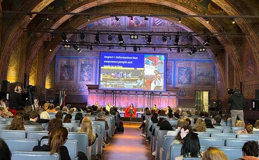 A crowd listens to a panel at the International Journalism Festival, Perugia, Italy. Image courtesy of Flora Pereira. 2025.