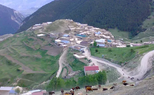 The village of Danukh in highland Dagestan. Image by Tom Parfitt, Russia, 2008.