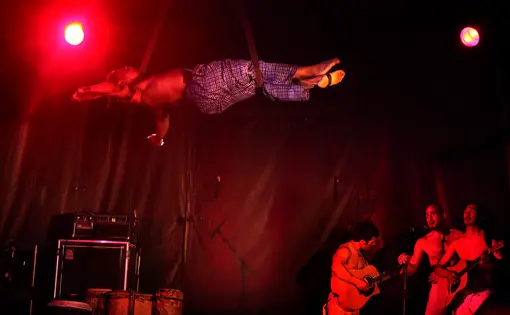 Guinean acrobat Yamoussa Bangoura performing with Artcirq in Ottawa in 2009.