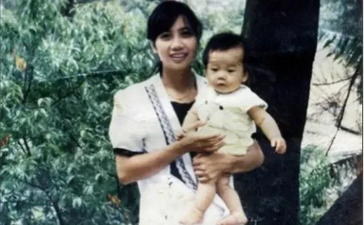 Tianyu Huang with her mother. New York City.
