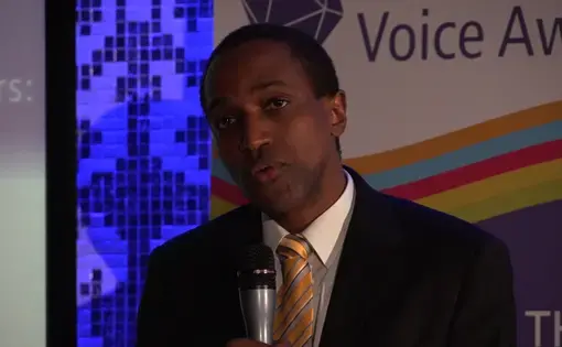 Media file: Tomlinson at Kato Award.png