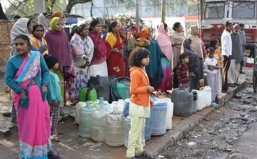 Delhi water line. India, 2011.