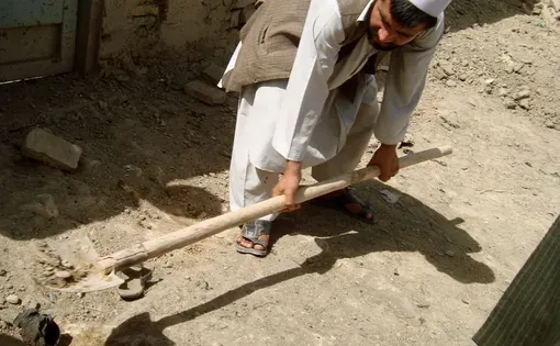 Media file: afghanistan-mazar-children-1_10714.JPG