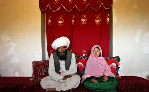 Image by Stephanie Sinclair, Afghanistan, 2005 image