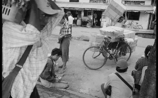 Porters at Rangoon docks. Image by Gary Knight. Burma, 2012. Media file: gmk_bur__065.jpg
