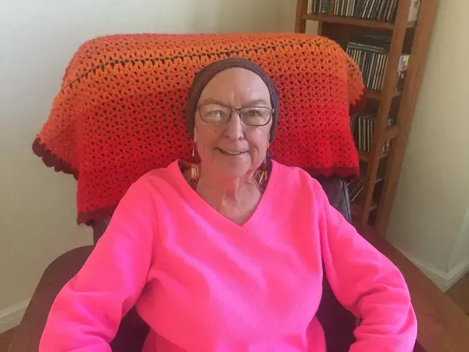 California patient Nancy Kelly. Image by Ali Budner. United States, 2017.