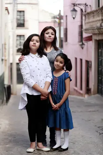 Evelyn Leyva Gómez says she found no help for her daughters Tori, 11, and Ellie, 9, as they tried to keep up in school after moving from the U.S. Image by Erika Schultz. Mexico, 2019. 