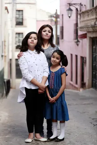 Evelyn Leyva Gómez says she found no help for her daughters Tori, 11, and Ellie, 9, as they tried to keep up in school after moving from the U.S. Image by Erika Schultz. Mexico, 2019.