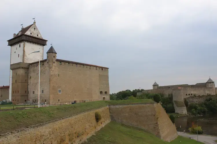 An ancient fortress in Russia faces an ancient castle in Narva. Image by Hani Zaitoun. Estonia, 2019.