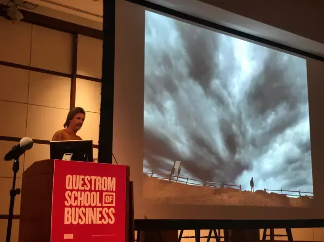 Boston Globe photographer John Tlumacki shares a series of dramatic photographs that explore climate change on Cape Cod. Image by Indira Lakshmanan. United States, 2019.