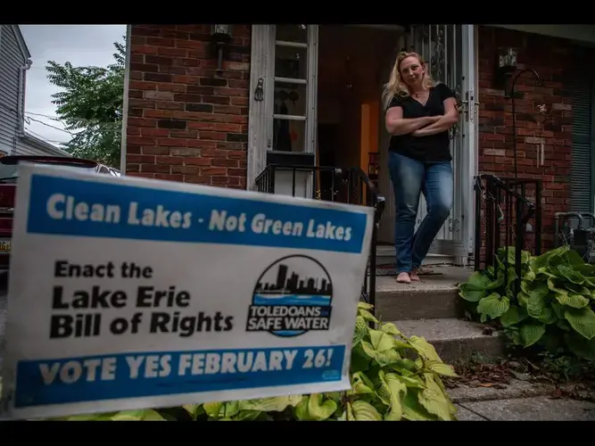 Markie Miller at her home in Toledo, Ohio on Sept. 24, 2019. The activist for Toledoans for Safe Water, has lived near Lake Erie her entire life. Image by Zbigniew Bzdak / Chicago Tribune. United States, 2019.